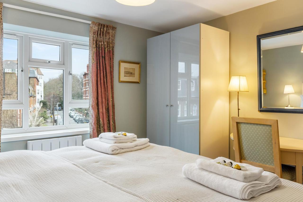 Bright & Cosy Gem ~ Battersea Park View ~ King Bed Apartment Лондон Екстериор снимка