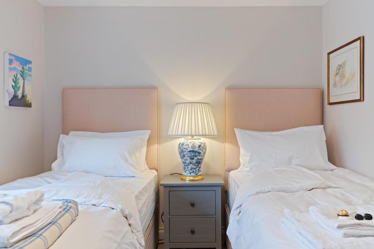 Bright & Cosy Gem ~ Battersea Park View ~ King Bed Apartment Лондон Екстериор снимка