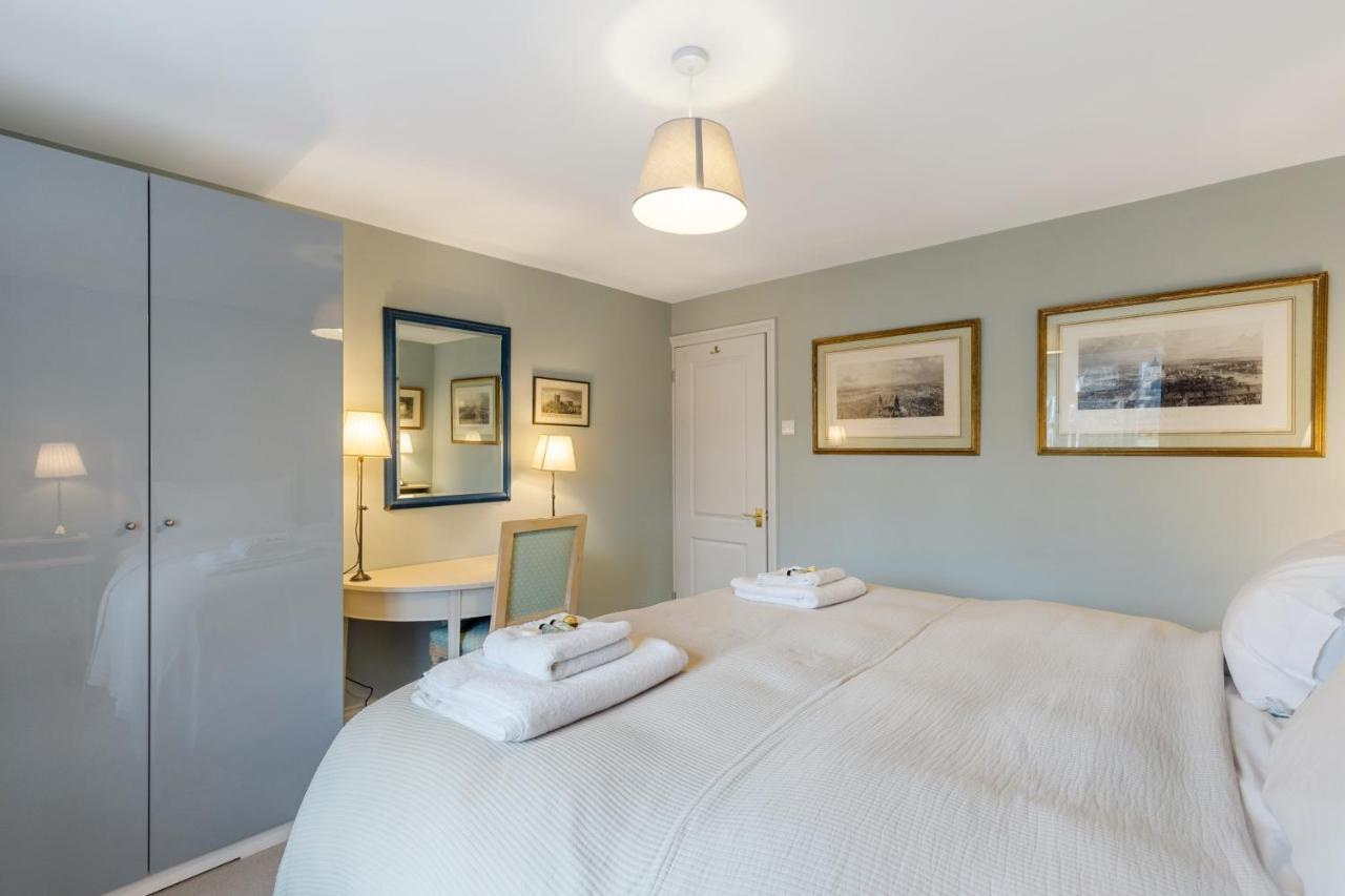 Bright & Cosy Gem ~ Battersea Park View ~ King Bed Apartment Лондон Екстериор снимка