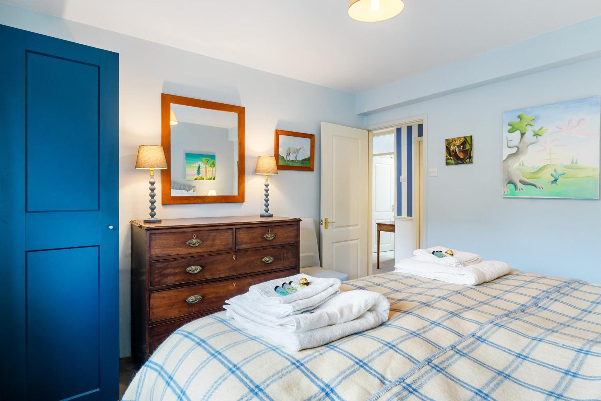 Bright & Cosy Gem ~ Battersea Park View ~ King Bed Apartment Лондон Екстериор снимка