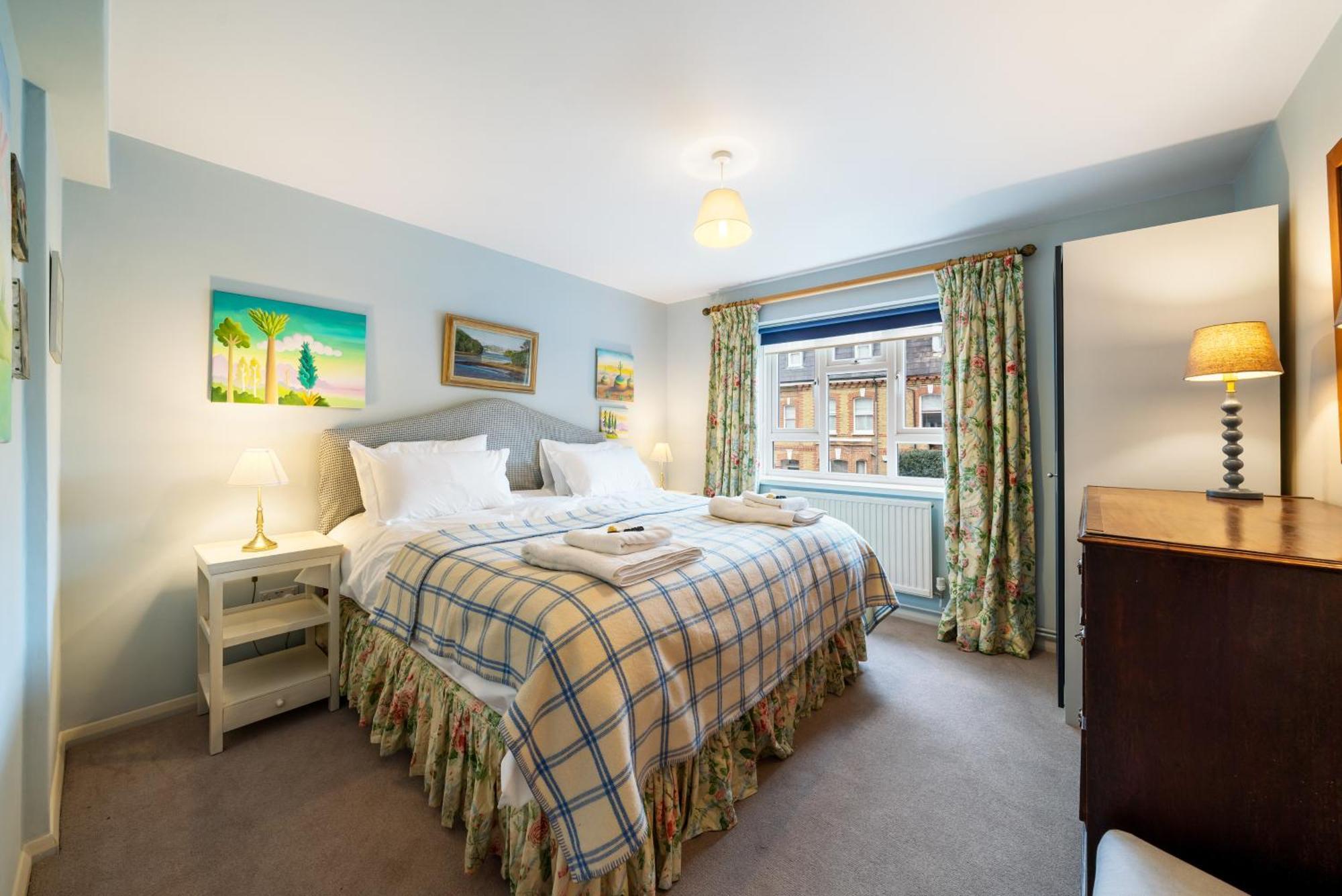 Bright & Cosy Gem ~ Battersea Park View ~ King Bed Apartment Лондон Екстериор снимка