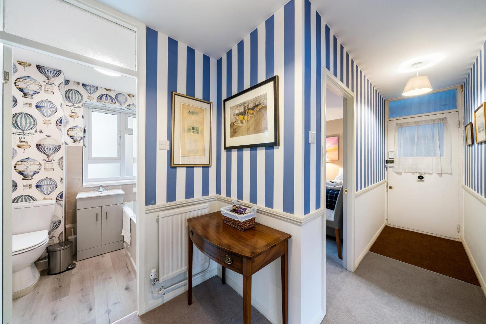 Bright & Cosy Gem ~ Battersea Park View ~ King Bed Apartment Лондон Екстериор снимка
