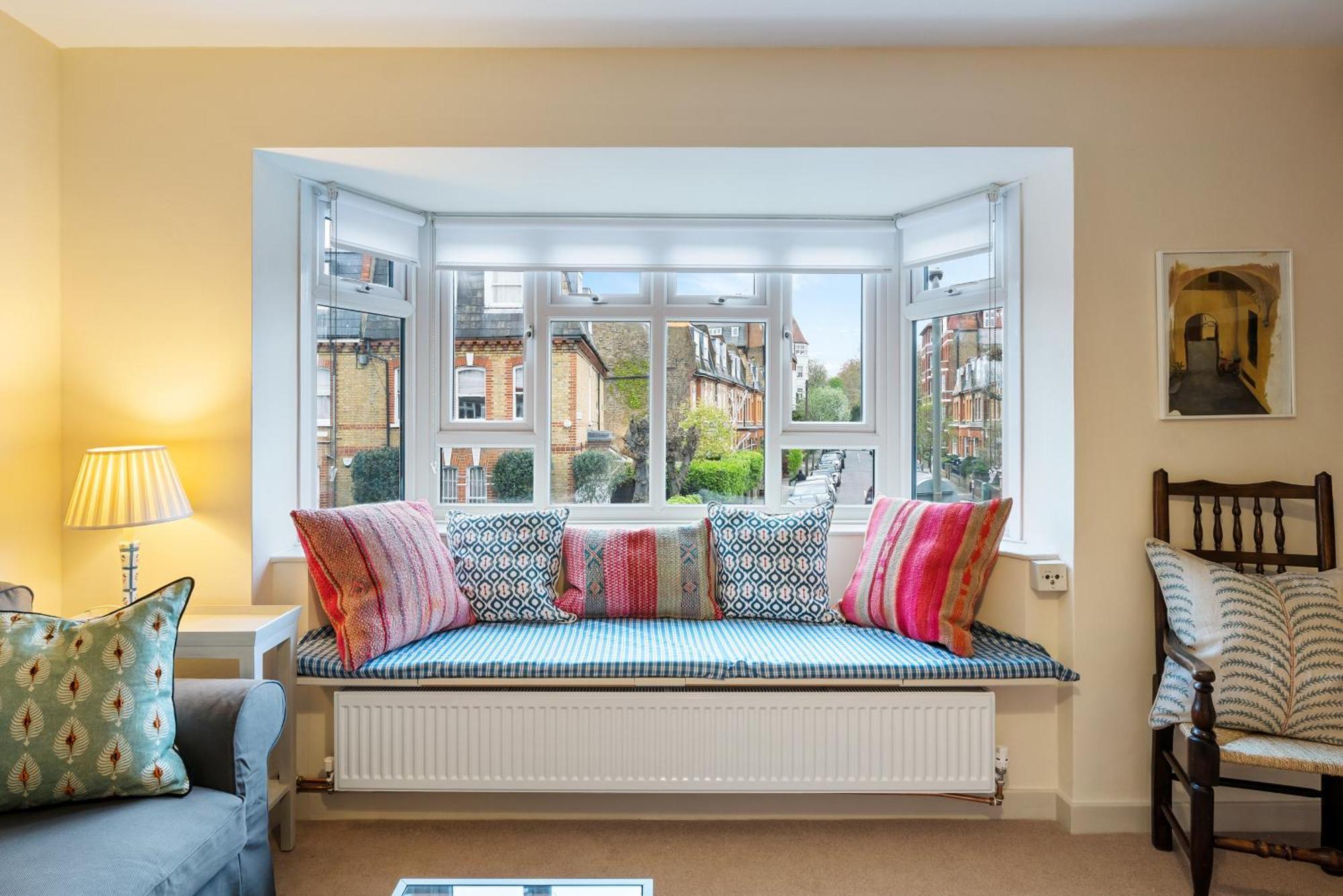 Bright & Cosy Gem ~ Battersea Park View ~ King Bed Apartment Лондон Екстериор снимка
