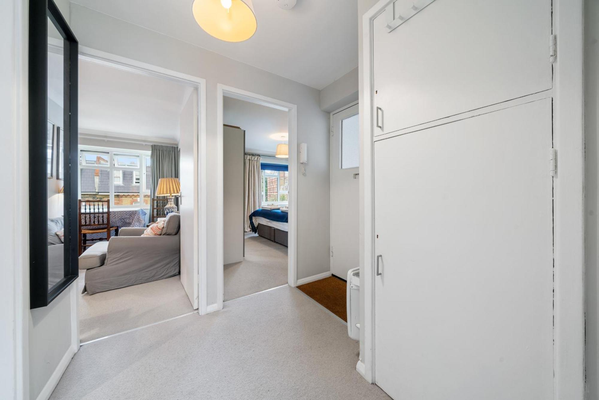 Bright & Cosy Gem ~ Battersea Park View ~ King Bed Apartment Лондон Екстериор снимка